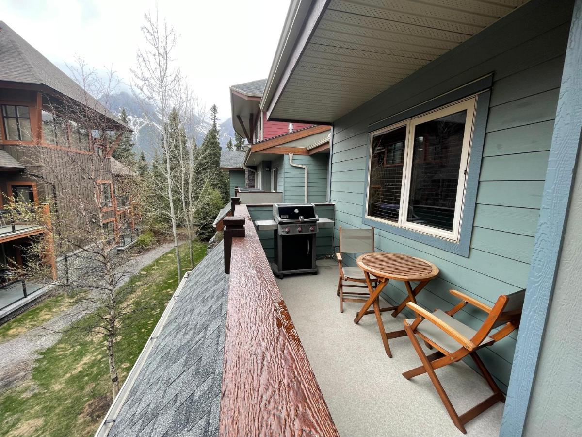 Renovated Condo, 2Br, 2Ba, Heated Pool, 3 Hot Tubs, Pets Welcome! Canmore Extérieur photo