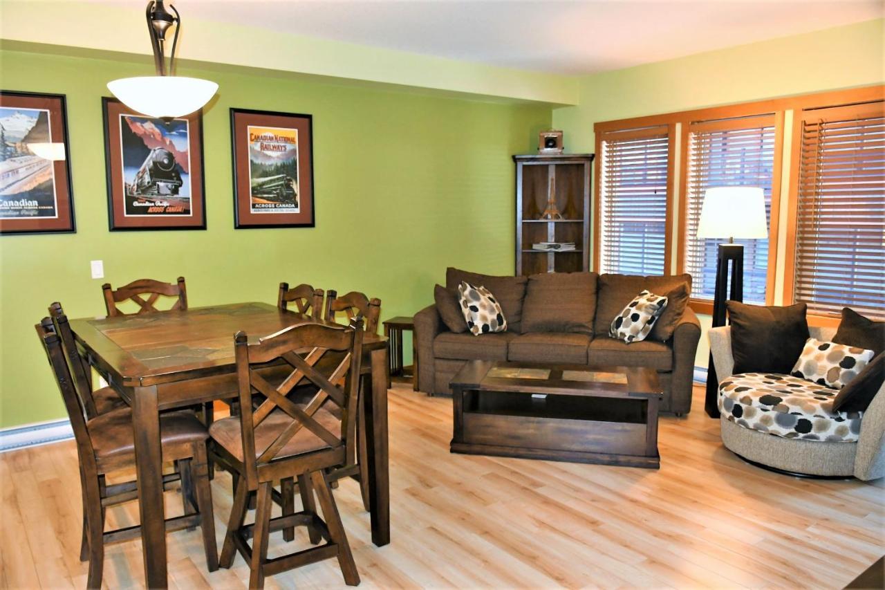 Renovated Condo, 2Br, 2Ba, Heated Pool, 3 Hot Tubs, Pets Welcome! Canmore Extérieur photo