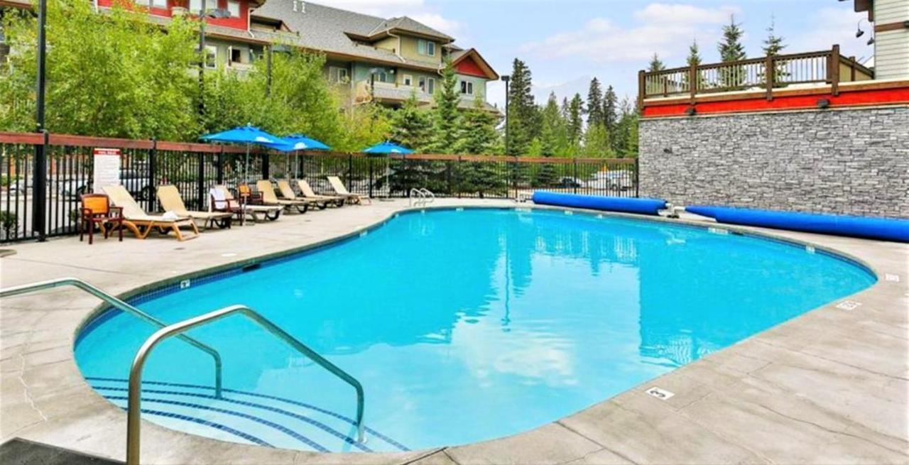Renovated Condo, 2Br, 2Ba, Heated Pool, 3 Hot Tubs, Pets Welcome! Canmore Extérieur photo