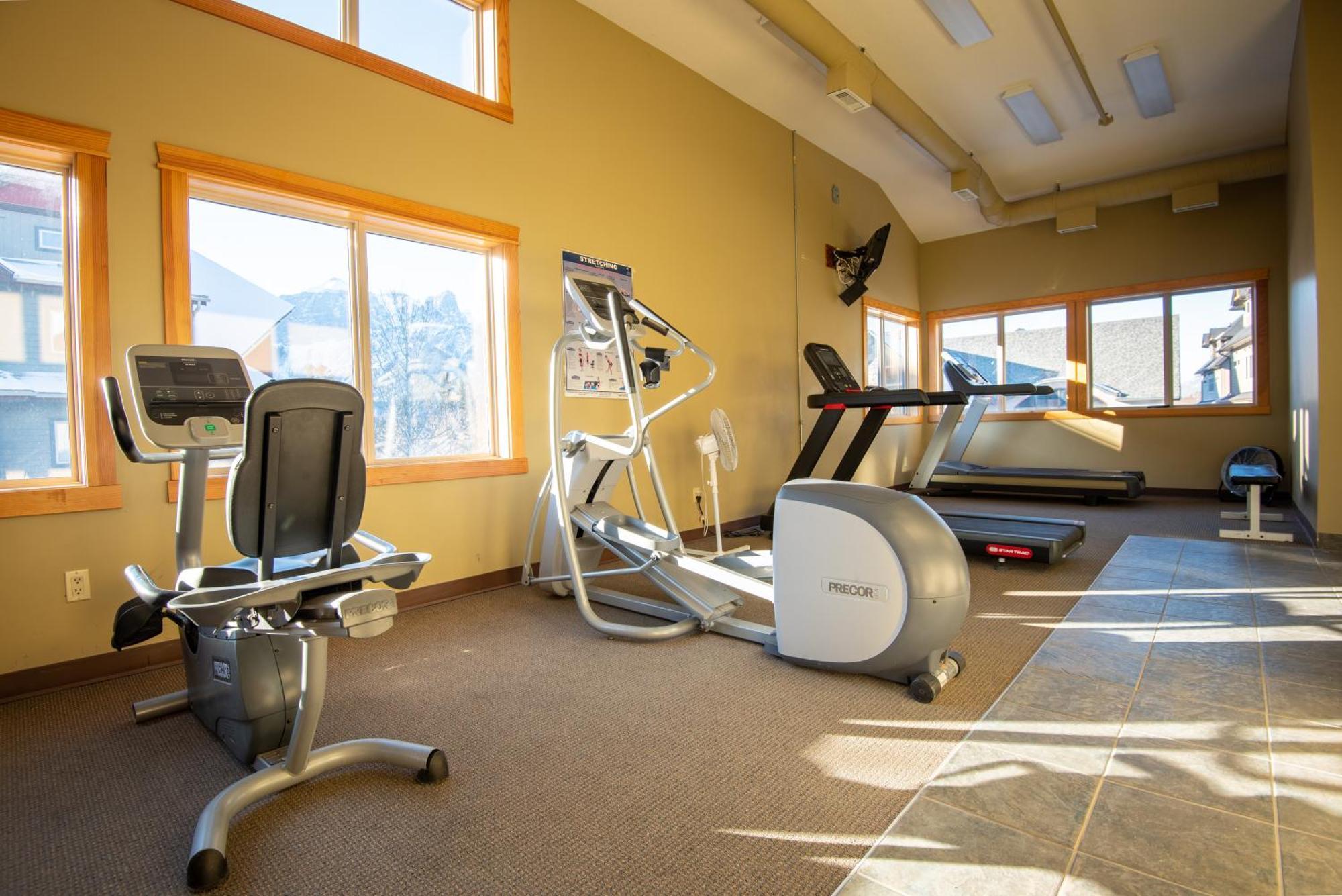Renovated Condo, 2Br, 2Ba, Heated Pool, 3 Hot Tubs, Pets Welcome! Canmore Extérieur photo